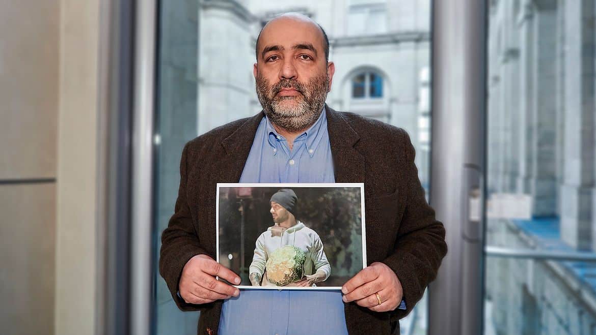 Omid Nouripour setzt sich für den zum Tode verurteilten iranischen Rap-Musiker Toomaj Salehi im Rahmen des Menschenrechtsprogramms „Parlamentarier schützen Parlamentarier“ des Bundestages ein. (DBT/Inga Haar)