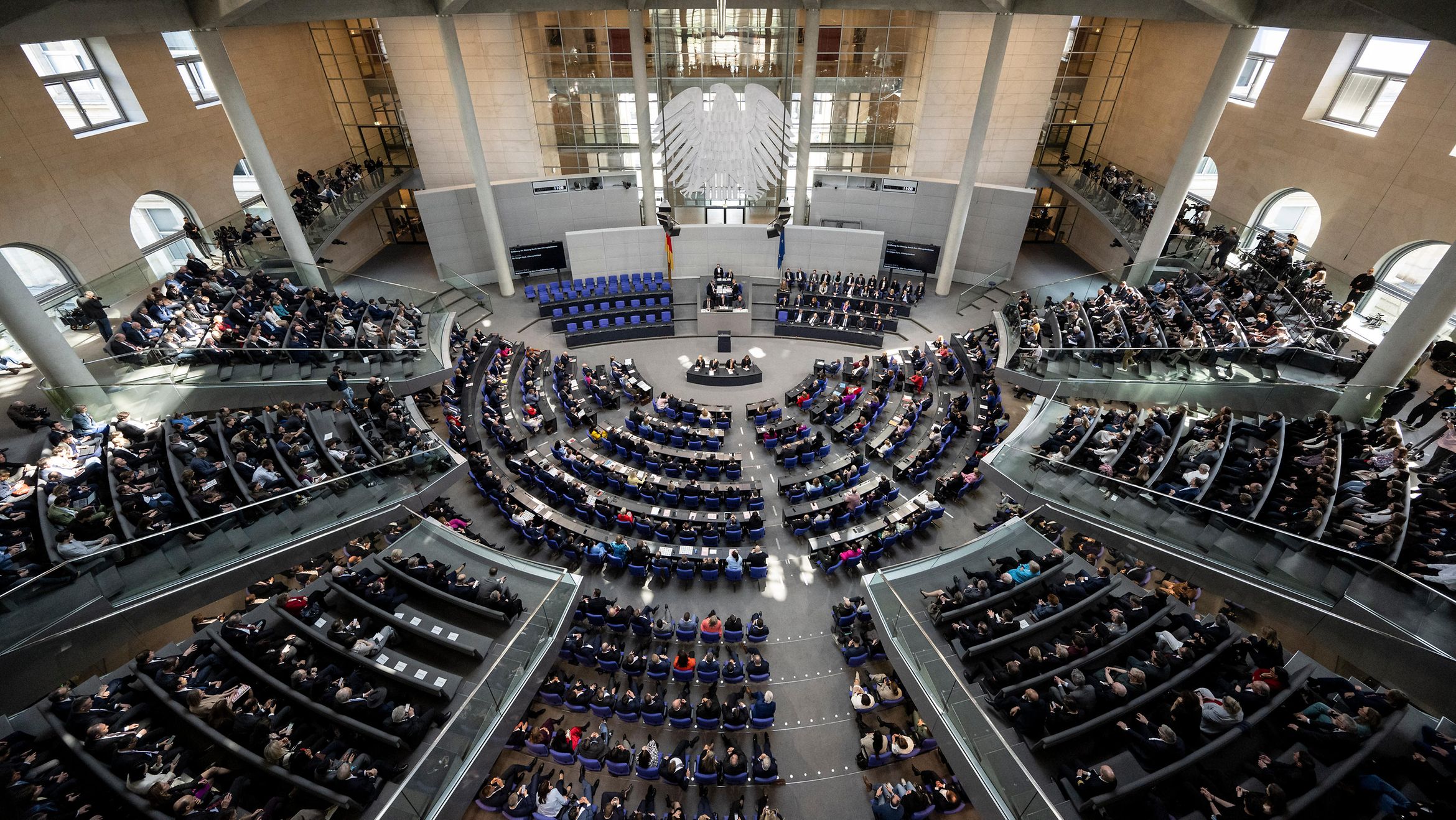 kw13_de_konstituierende_sitzung_bild_plenum